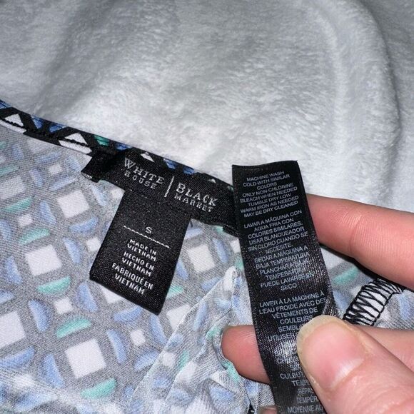 WHBM Women’s Tank Top Blouse Black Green Blue White Pattern Small EUC - Picture 6 of 9